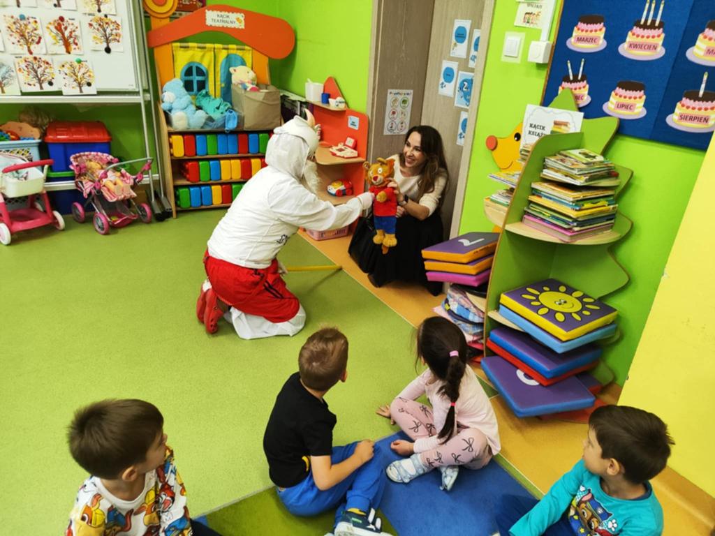 bb649718-6a19-4b74-bb12-958f6bd30780