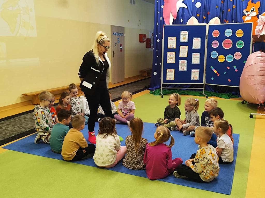 8800f920-46a9-47f0-96a1-49fe39ca3ca1