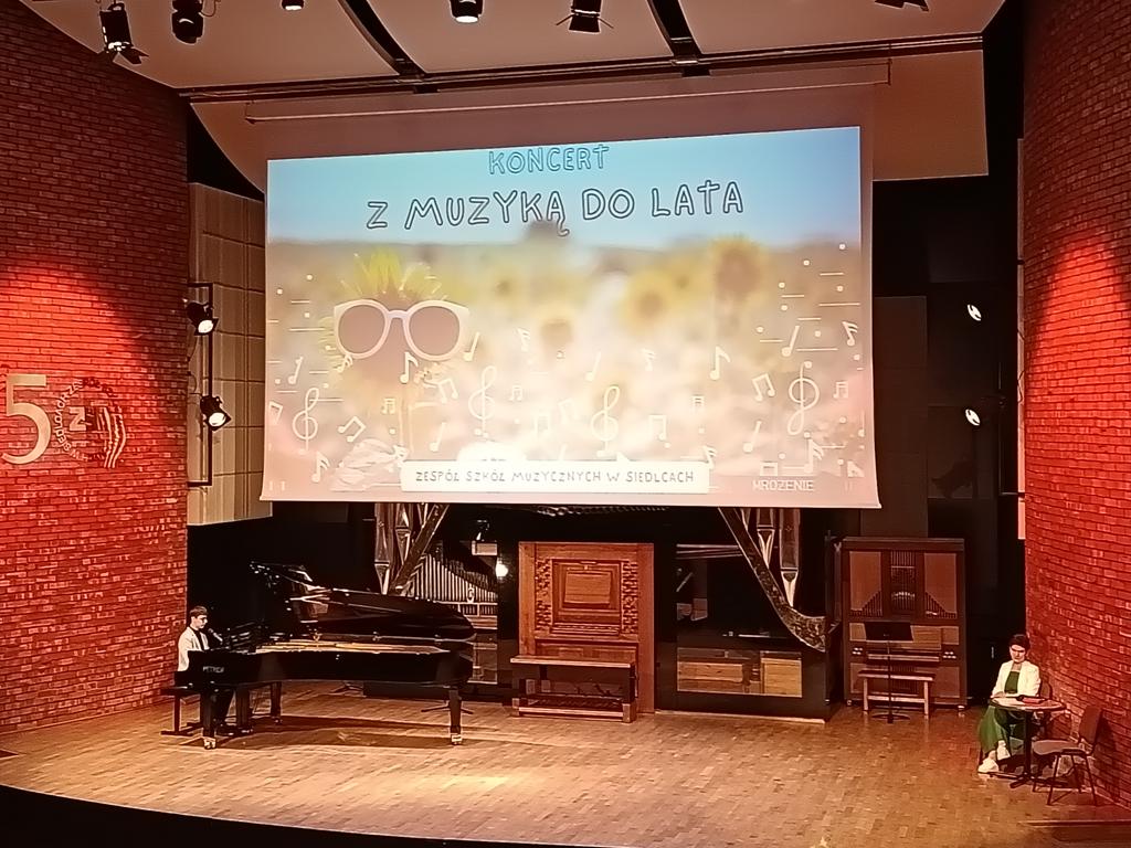 Szkoła Podstawowa nr 12 im. Kornela Makuszyńskiego w Siedlcach